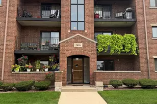 7935 W 90th St, Hickory Hills, IL 60457 - Photo 2