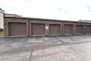 7935 W 90th St, Hickory Hills, IL 60457 - Photo 4