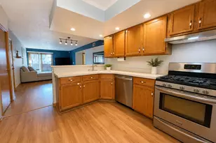 7935 W 90th St, Hickory Hills, IL 60457 - Photo 6