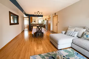 7935 W 90th St, Hickory Hills, IL 60457 - Photo 4