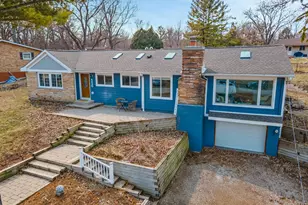 4433 Wildwood Dr, Crystal Lake, IL 60014 - Photo 2