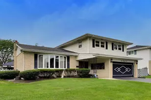 433 Kinkaid Ct, Des Plaines, IL 60016 - Photo 2