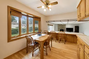 433 Kinkaid Ct, Des Plaines, IL 60016 - Photo 14