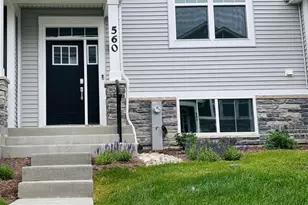 560 Wolverine Dr, Aurora, IL 60502 - Photo 1