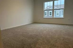 560 Wolverine Dr, Aurora, IL 60502 - Photo 12