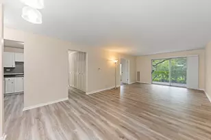 245 S Park Ln, Palatine, IL 60074 - Photo 4