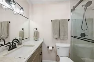 1560 N Sandburg Terrace, Chicago, IL 60610 - Photo 16
