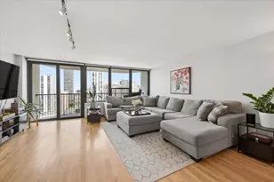 1560 N Sandburg Terrace, Chicago, IL 60610 - Photo 6