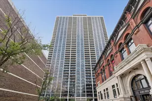 1560 N Sandburg Terrace, Chicago, IL 60610 - Photo 1