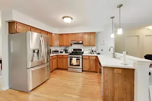 580 Sycamore Cir, Wauconda, IL 60084 - Photo 6