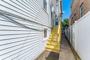 1019 W 18th St, Chicago, IL 60608 - Photo 34