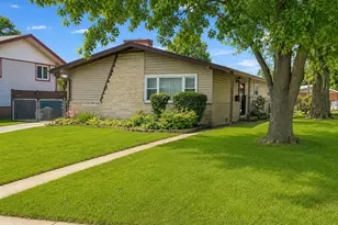 13514 Short Dr, Crestwood, IL 60418 - Photo 1