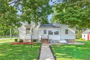 100 Burlington St, Somonauk, IL 60552 - Photo 1
