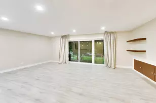 1030 S Fernandez Ave, Arlington Heights, IL 60005 - Photo 2