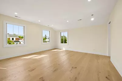 3810 W North Shore Avenue, Lincolnwood, IL 60712 - Photo 18