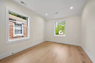 3810 W North Shore Avenue, Lincolnwood, IL 60712 - Photo 22