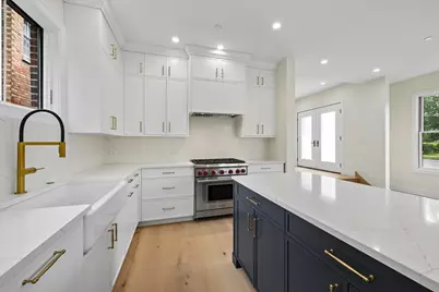 3810 W North Shore Avenue, Lincolnwood, IL 60712 - Photo 14