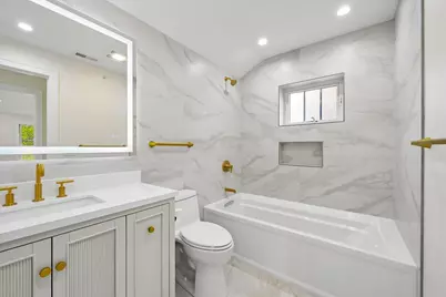 3810 W North Shore Avenue, Lincolnwood, IL 60712 - Photo 16