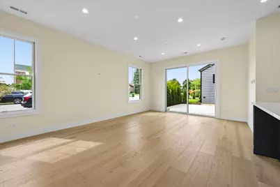 3810 W North Shore Avenue, Lincolnwood, IL 60712 - Photo 12