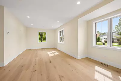3810 W North Shore Avenue, Lincolnwood, IL 60712 - Photo 6