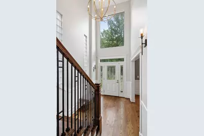 4412 W Bryn Mawr Avenue, Chicago, IL 60646 - Photo 2