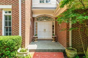 863 Gloucester Crossing, Lake Forest, IL 60045 - Photo 2