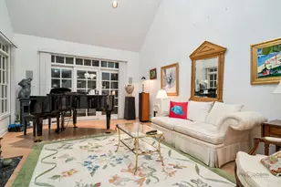 863 Gloucester Crossing, Lake Forest, IL 60045 - Photo 4