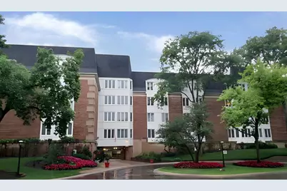 150 Lake Boulevard #118, Buffalo Grove, IL 60089 - Photo 1