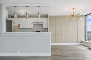 5445 N Sheridan Rd, Chicago, IL 60640 - Photo 2