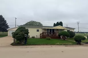 8616 Summerwood Dr, Roscoe, IL 61073 - Photo 2