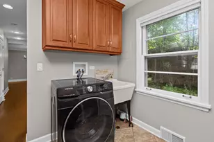 807 Surrey Ln, Glenview, IL 60025 - Photo 26