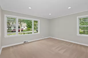 807 Surrey Ln, Glenview, IL 60025 - Photo 16