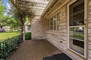 807 Surrey Ln, Glenview, IL 60025 - Photo 2