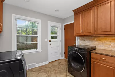 807 Surrey Lane, Glenview, IL 60025 - Photo 24
