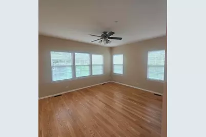6085 Delaney Drive, Hoffman Estates, IL 60192 - Photo 6