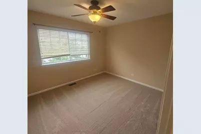 6085 Delaney Drive, Hoffman Estates, IL 60192 - Photo 20