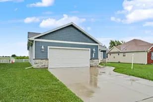 3704 Boulder Ridge Dr, Champaign, IL 61822 - Photo 4