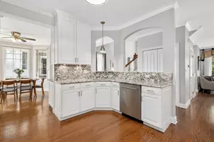 312 Reserve Cir, Clarendon Hills, IL 60514 - Photo 6