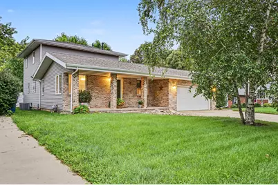 808 N Mohave Drive, Pontiac, IL 61764 - Photo 2