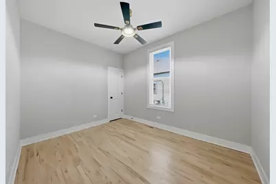 10546 S Avenue J, Chicago, IL 60617 - Photo 14