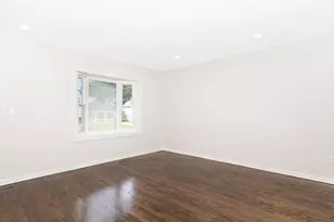 275 E Lincoln Ave, Glendale Heights, IL 60139 - Photo 4