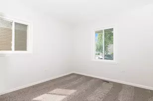 275 E Lincoln Ave, Glendale Heights, IL 60139 - Photo 12