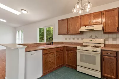 571 Newport Court, Island Lake, IL 60042 - Photo 10