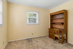 777 Redwood Dr, Aurora, IL 60506 - Photo 10