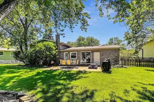 318 W Hackberry Dr, Arlington Heights, IL 60004 - Photo 16