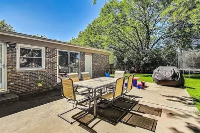 318 W Hackberry Drive, Arlington Heights, IL 60004 - Photo 14
