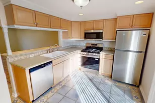 1985 Westview Ln, Round Lake Beach, IL 60073 - Photo 4