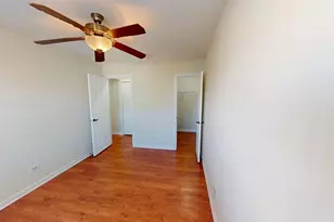 1985 Westview Ln, Round Lake Beach, IL 60073 - Photo 10