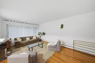 526 W Roscoe St, Chicago, IL 60657 - Photo 4