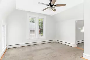 642 E Chicago St, Elgin, IL 60120 - Photo 20